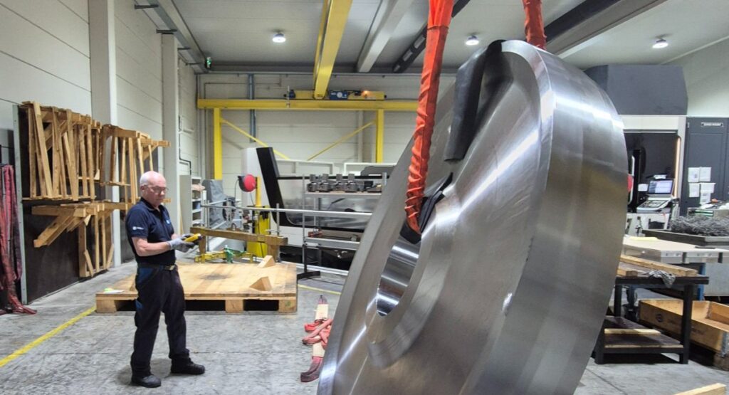 Large gear manufacturing at IGW: our biggest gear yet cover